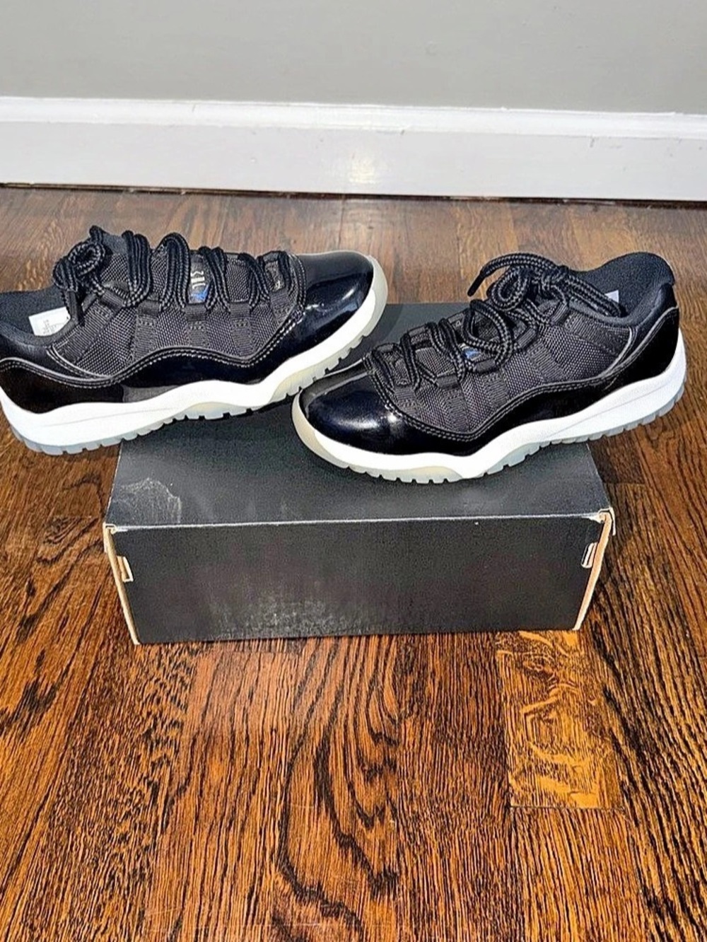 Jordan Air Jordan 11 Retro Low Sneakers Black & White US 1Y